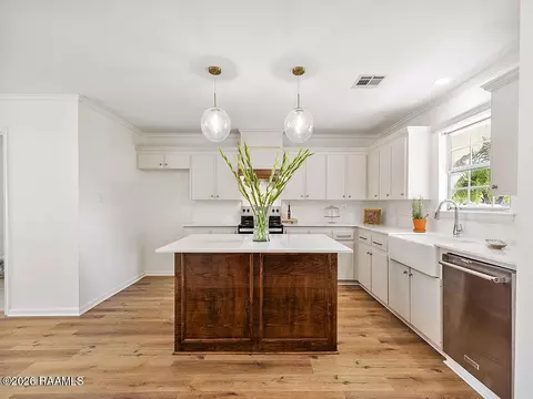 Kitchen - 309 Cheyenne Cir, Scott, LA 70583 photo 1 of 5
