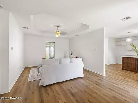 Living - 309 Cheyenne Cir, Scott, LA 70583 photo 3 of 3