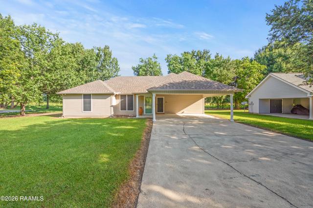 547 Claude St, Breaux Bridge, LA 70517