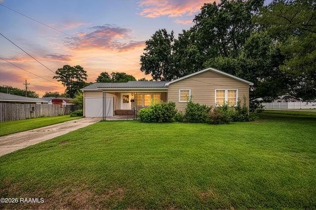 111 E Henry St, Rayne, LA 70578