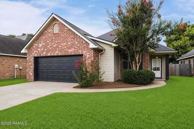 213 Colchester Dr, Broussard, LA 70518