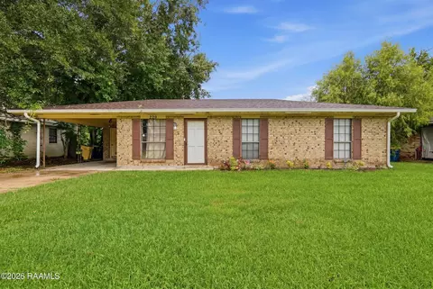 229 Auburn Dr, Carencro, LA 70520