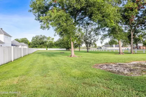 101 Shadow Bend Drive Dr, Broussard, LA 70518 photo 10