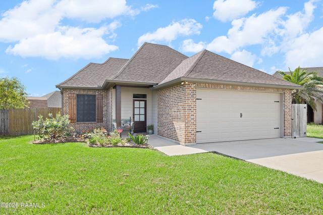 105 Clint Ln, Youngsville, LA 70592