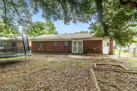 Exterior - 435 E Cedar St, Lafayette, LA 70501 photo 2 of 3