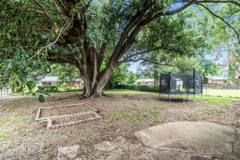 Exterior - 435 E Cedar St, Lafayette, LA 70501 photo 1 of 3