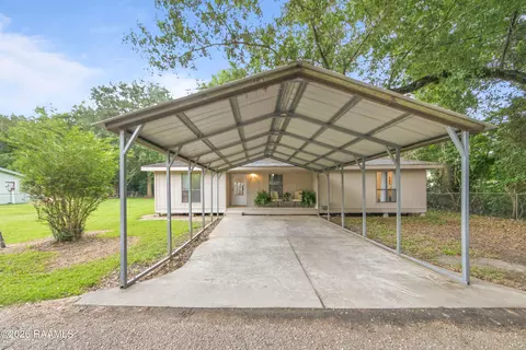 1602 Blue St, Opelousas, LA 70570