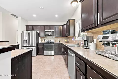 Kitchen - 109 Tealbrook Dr, Scott, LA 70583 photo 4 of 4