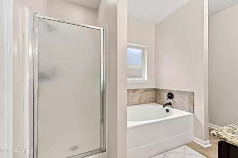 Bath - 109 Tealbrook Dr, Scott, LA 70583 photo 1 of 3