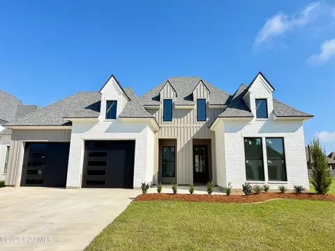 104 Sabal Grove Ln, Youngsville, LA 70592