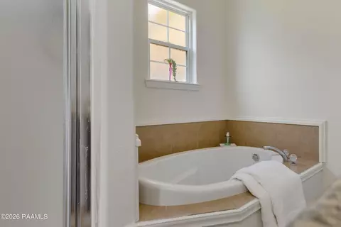 Bath - 202 Stoneridge Dr, Duson, LA 70529 photo 3 of 3