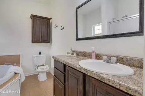 Bath - 202 Stoneridge Dr, Duson, LA 70529 photo 2 of 3