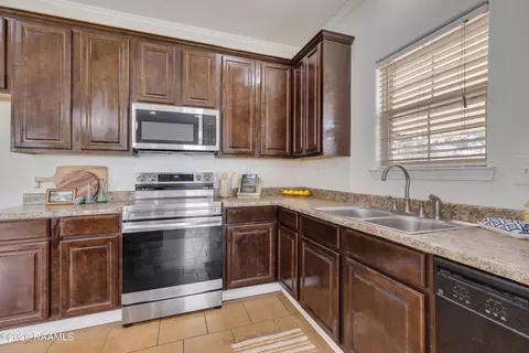 Kitchen - 202 Stoneridge Dr, Duson, LA 70529 photo 5 of 5