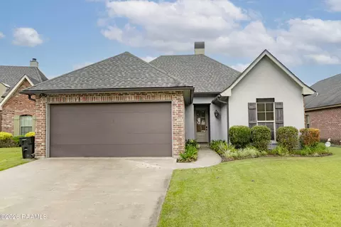 420 Blackwater River Dr, Lafayette, LA 70508