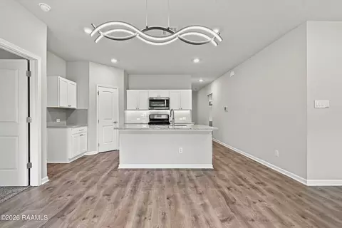 Entry Way - 105 Eagle Lake Dr, Duson, LA 70529 photo 3 of 7