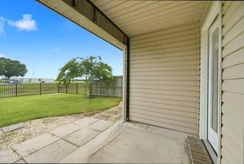 Exterior - 105 Eagle Lake Dr, Duson, LA 70529 photo 2 of 5