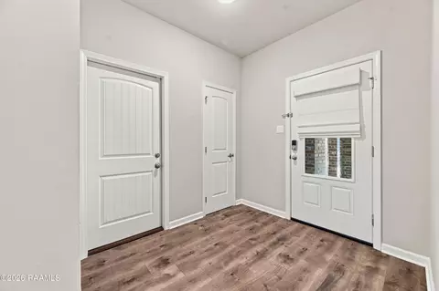 Entry Way - 105 Eagle Lake Dr, Duson, LA 70529 photo 7 of 7