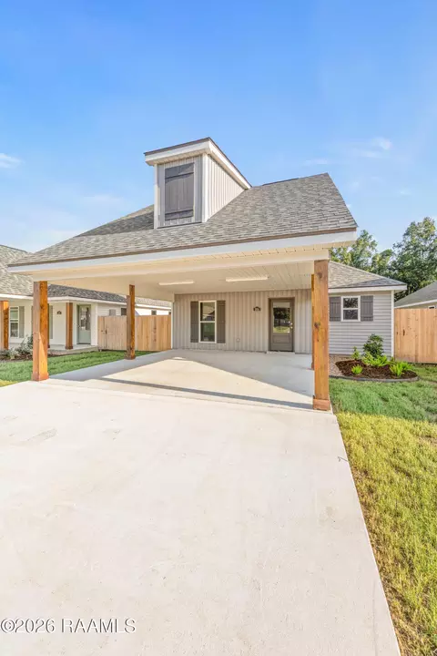 204 Camerons Cove Dr, Carencro, LA 70520