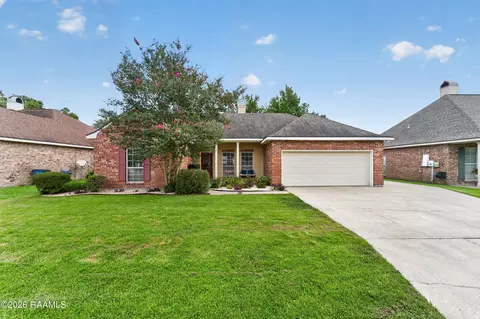 121 Trenton Dr, Youngsville, LA 70592