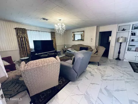 Living - 1340 W Oak Ave, Eunice, LA 70535 photo 1 of 2