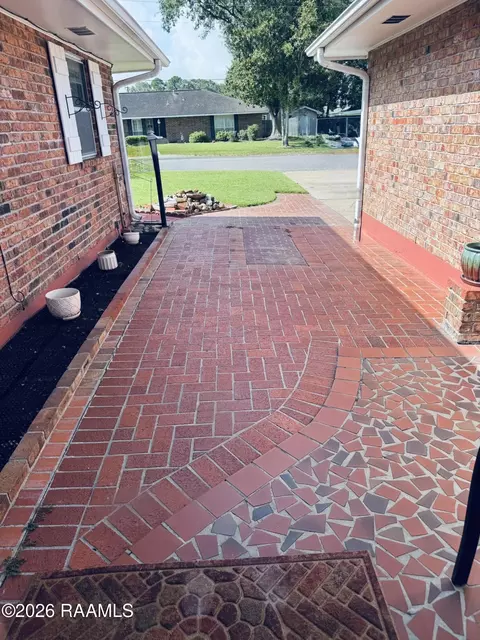 Exterior - 1340 W Oak Ave, Eunice, LA 70535 photo 3 of 6
