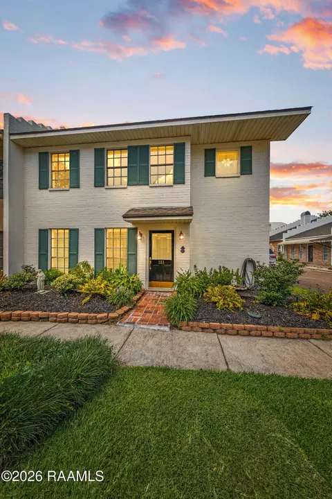 305 Halcott Dr #121, Lafayette, LA 70503