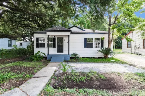 303 Thelma Dr, Lafayette, LA 70506