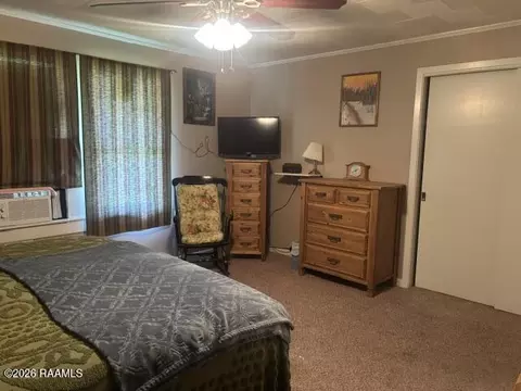 Bedroom - 400 W Oak Ave, Eunice, LA 70535 photo 2 of 3