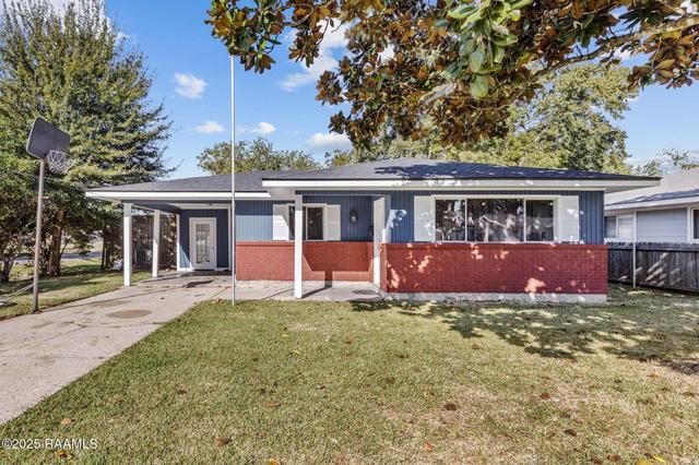 611 Victory Dr, New Iberia, LA 70563