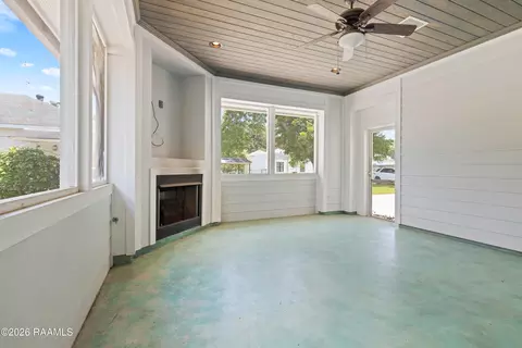 Exterior - 411 W Main St, Broussard, LA 70518 photo 2 of 5
