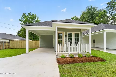 304 Academy Rd, Lafayette, LA 70503