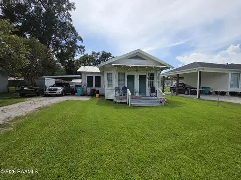 300 Landry St, Sunset, LA 70584