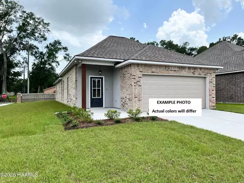 200 Hidden Meadows Dr, Lafayette, LA 70506