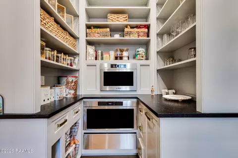 Kitchen - 203 Shadow Bend Dr, Broussard, LA 70518 photo 6 of 7