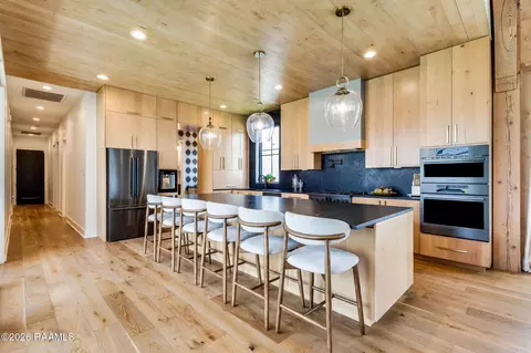 Kitchen - 203 Shadow Bend Dr, Broussard, LA 70518 photo 5 of 7