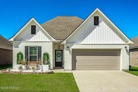 125 Lightbourne Dr, Lafayette, LA 70506