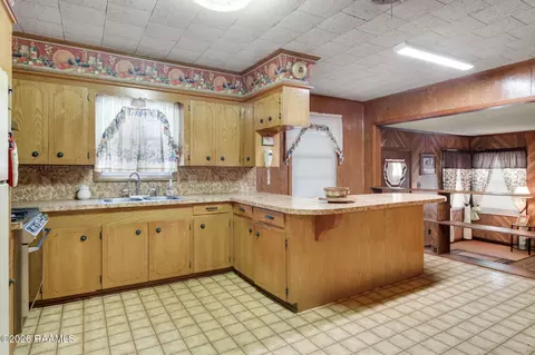 1013 E Cedar St, Crowley, LA 70526 photo 9