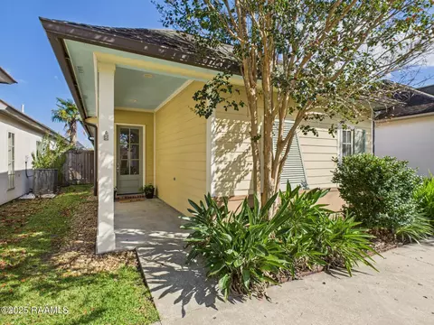 110 Barton Ter, Youngsville, LA 70592
