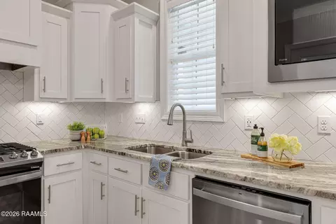 Kitchen - 116 Sandstone Ave, Scott, LA 70583 photo 4 of 5