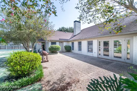 Exterior - 351 N 7th St, Eunice, LA 70535 photo 4 of 10
