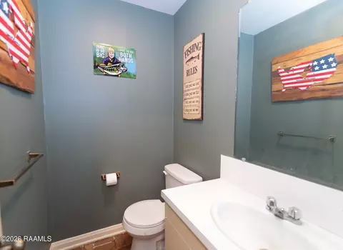 Bath - 351 N 7th St, Eunice, LA 70535 photo 1 of 6