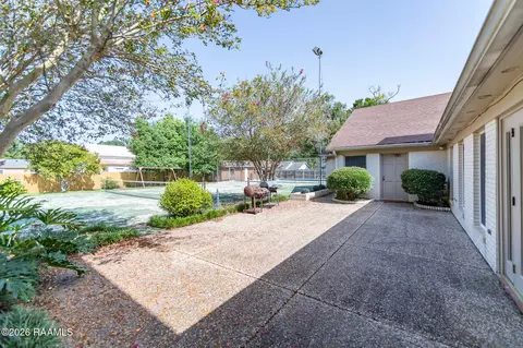 Exterior - 351 N 7th St, Eunice, LA 70535 photo 5 of 10