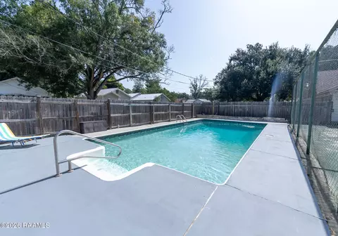 Exterior - 351 N 7th St, Eunice, LA 70535 photo 9 of 10