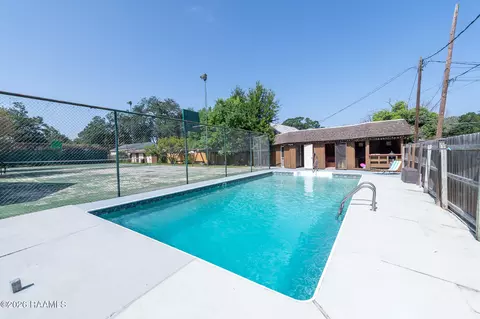 Exterior - 351 N 7th St, Eunice, LA 70535 photo 8 of 10