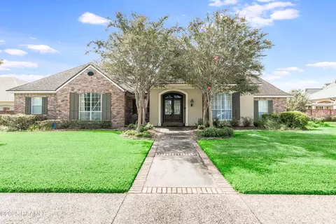102 Bear Creek Ct, Broussard, LA 70518