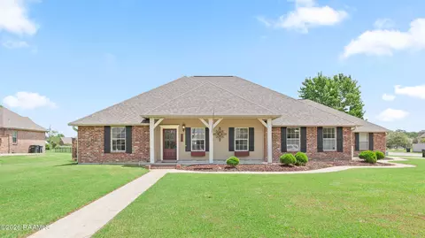 2000 Squirrel Run Dr, New Iberia, LA 70560