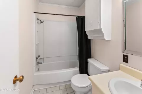 Bath - 3500 E Simcoe St #31, Lafayette, LA 70501 photo 2 of 2