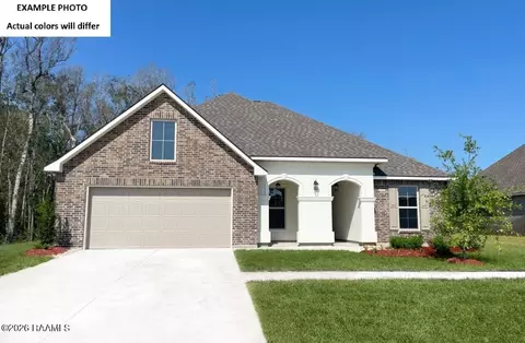 304 Hidden Meadows Dr, Lafayette, LA 70506