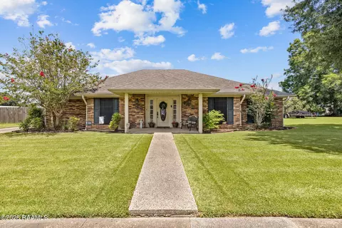 303 Hollywood St, Franklin, LA 70538