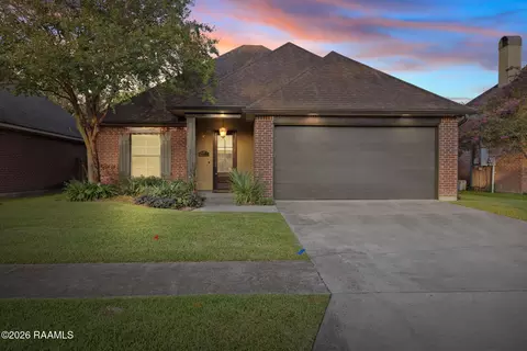 119 Cedar Hills Dr, Youngsville, LA 70592